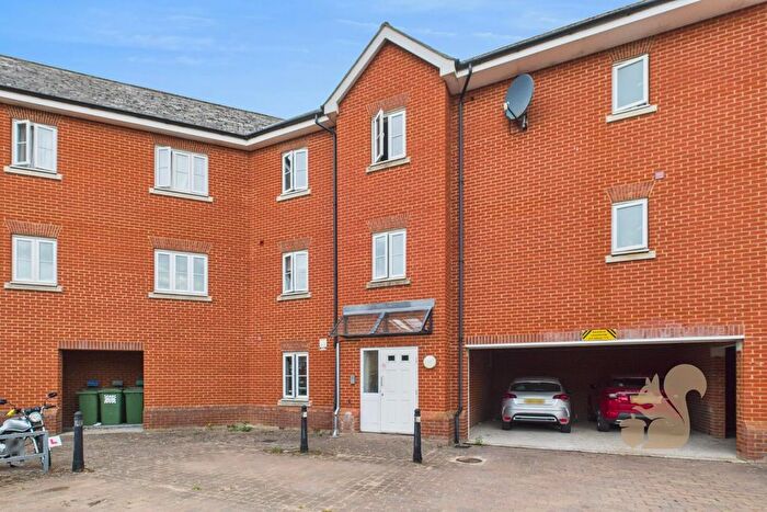 2 Bedroom Flat For Sale In Salamanca Way, Colchester, CO2