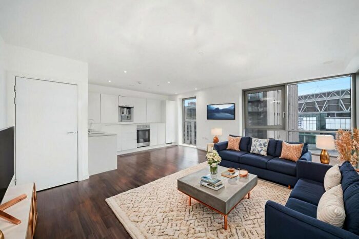 3 Bedroom Flat To Rent In Marathon House, London, HA9