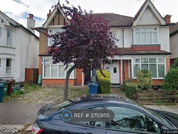 2 Bedroom Flat To Rent In Cunningham Park, Harrow, HA1
