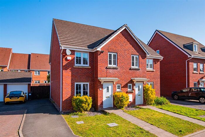 4 Bedroom Semi Detached House For Sale In Dukinfield Court, Buckshaw Village, Chorley, PR7