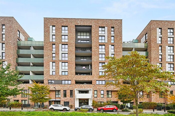 1 Bedroom Flat For Sale In Hanbury Road, London, W3