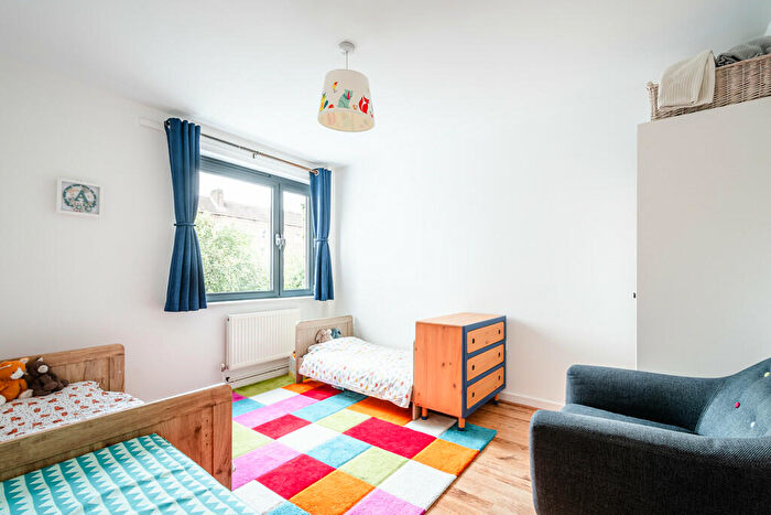 2 Bedroom Apartment For Sale In Triangle Road, E8
