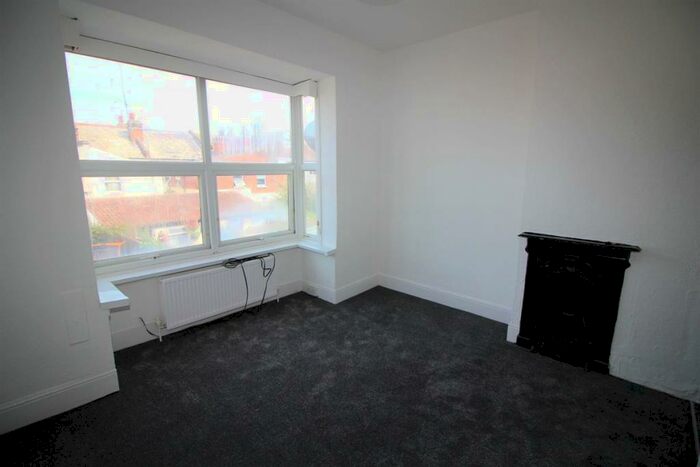 1 Bedroom Flat To Rent In Wellesley Road, Clacton-on-Sea, CO15