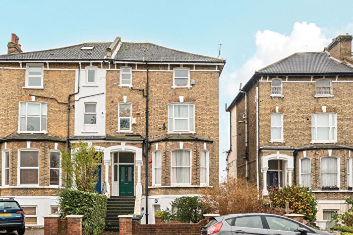 1 Bedroom Apartment For Sale In Burnt Ash Hill, Lee, SE12