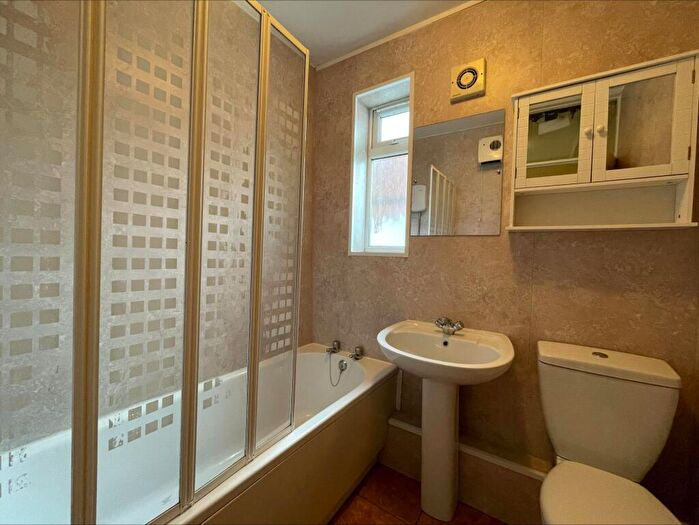 2 Bedroom Flat To Rent In Egerton Park, Rock Ferry, Wirral, CH42