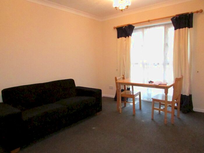 1 Bedroom Flat To Rent In Farrow Lane, New Cross, SE14