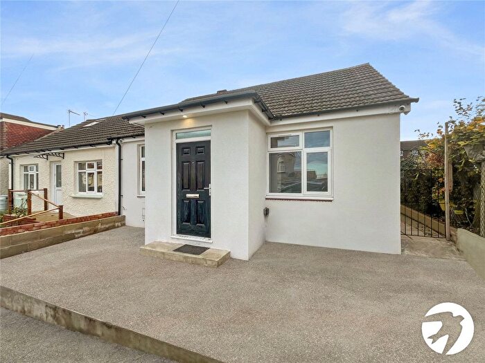 2 Bedroom Bungalow To Rent In Wyles Road, Chatham, Kent, ME4