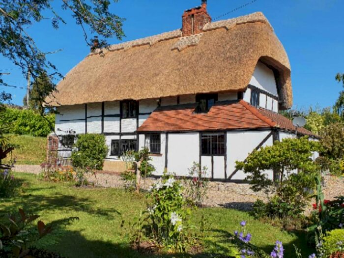 4 Bedroom Cottage For Sale In Shepherds Cottage, Brightwell Upperton, OX49
