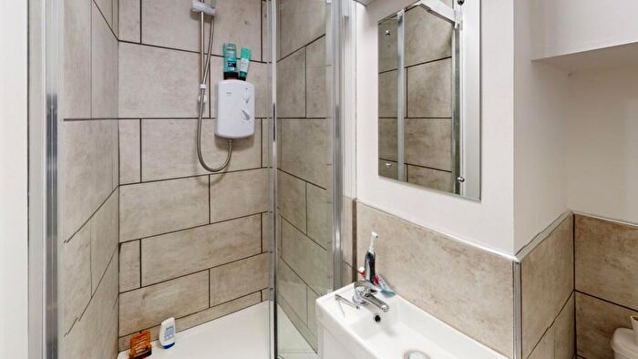 6 Bedroom House To Rent In Matlock Court, Nottingham, NG1