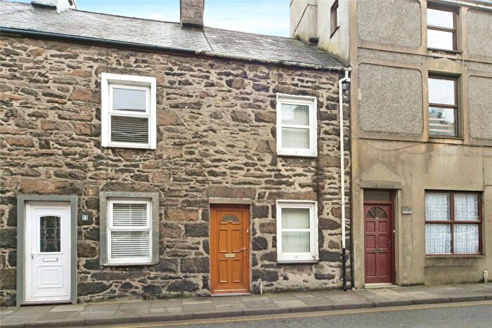 2 Bedroom Terraced House For Sale In New Street, Pwllheli, Gwynedd, LL53