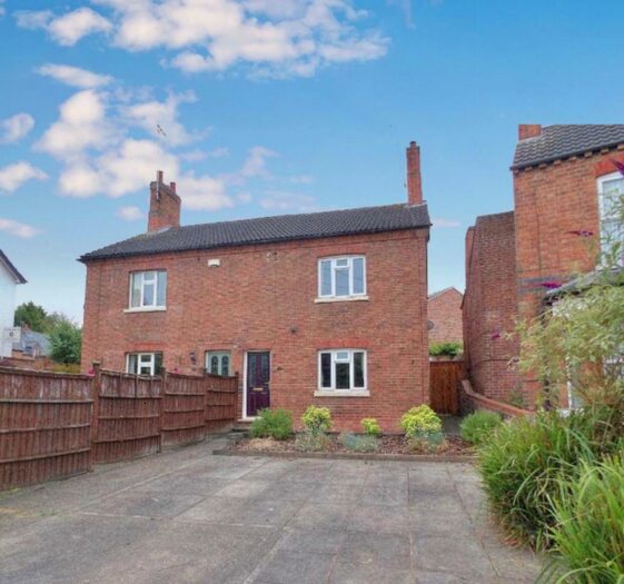 2 Bedroom House To Rent In Bingham Road, Radcliffe-on-Trent, NG12