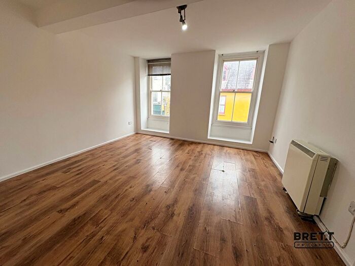 1 Bedroom Flat To Rent In Flat Main Street, Pembroke, Pembrokeshire., SA71