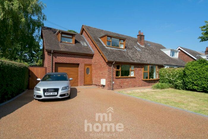 3 Bedroom Semi-Detached House For Sale In Darkinson Lane, Lea Town, PR4