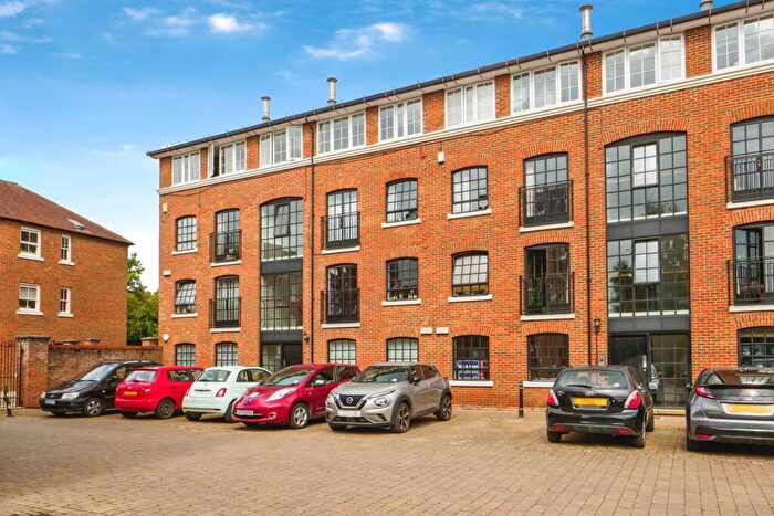 2 Bedroom Flat For Sale In Holters Mill, Canterbury, CT2