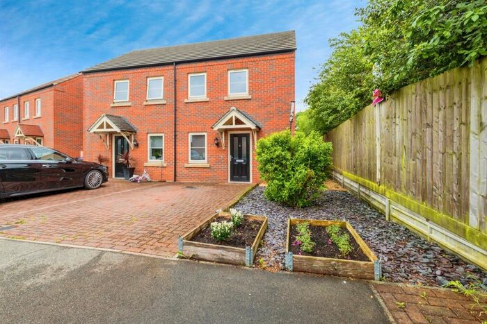 2 Bedroom Semi-Detached House For Sale In Boole Way, Heighington, Lincoln, LN4