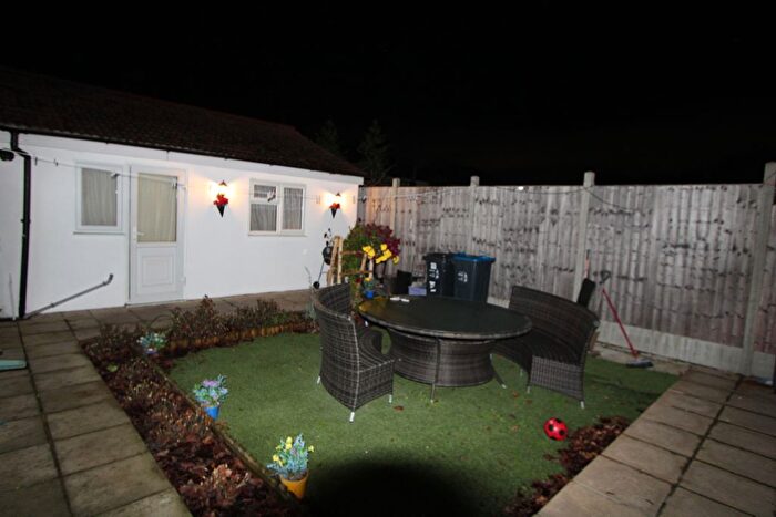 1 Bedroom Flat To Rent In Grove Road, CR4