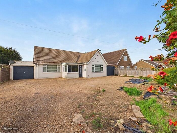 3 Bedroom Detached Bungalow For Sale In Kings Delph, Whittlesey, PE7