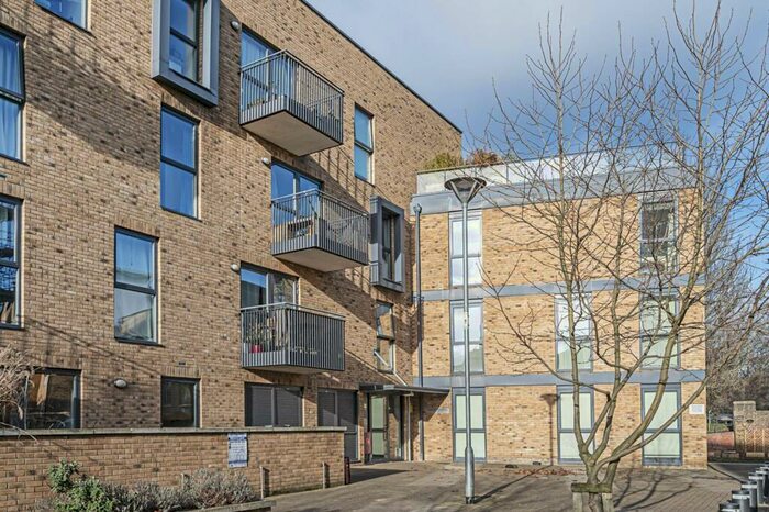 1 Bedroom Flat To Rent In Gunmakers Lane, , Victoria Park, London, E3