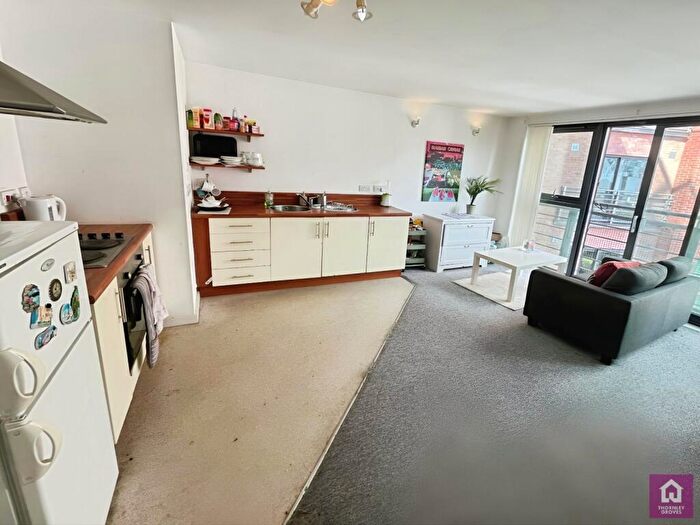 2 Bedroom Flat To Rent In City Point, Chapel Street, City Centre, Salford, M3