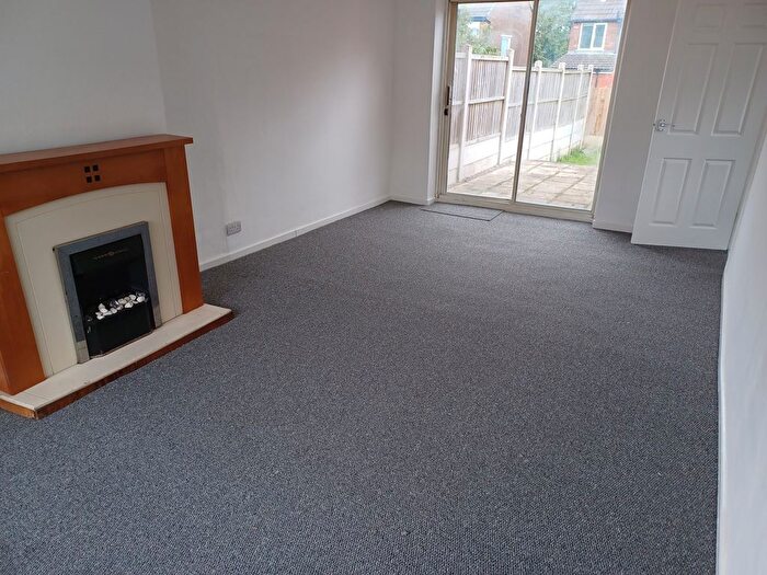 3 Bedroom Semi-Detached House To Rent In Meadowcroft, Ashton-In-Makerfield, Wigan, WN4