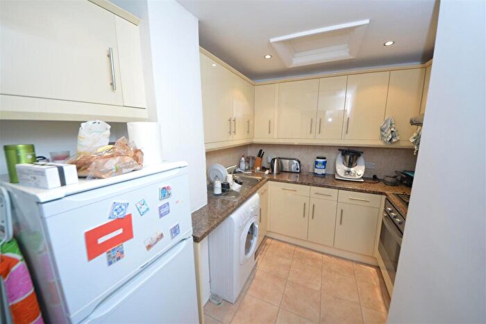 2 Bedroom Flat For Sale In Greencroft Gardens, London, NW6