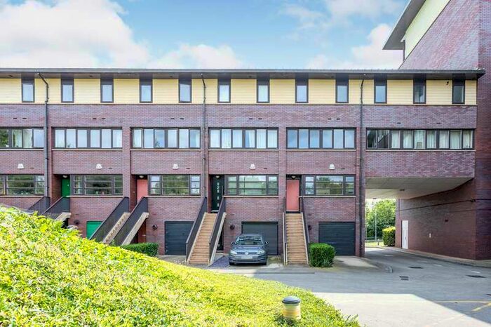 4 Bedroom Town House To Rent In Mara Place, Campbell Park, Milton Keynes, MK9