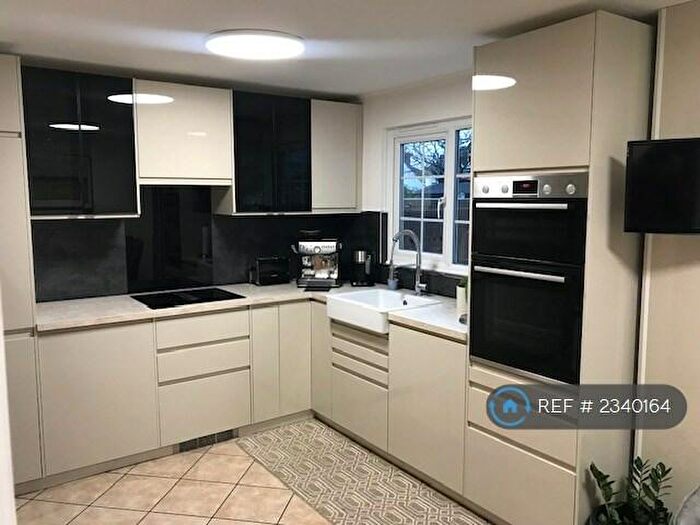 3 Bedroom Terraced House To Rent In Gideons Way, Stanford-Le-Hope, SS17