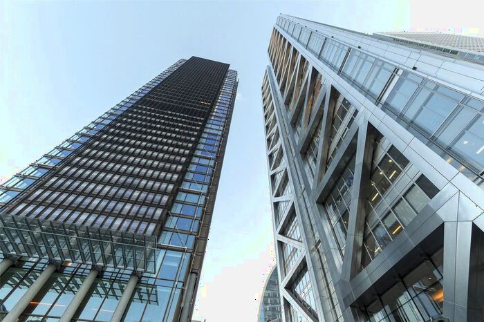 3 Bedroom Flat For Sale In Houndsditch, Liverpool Street, EC3A