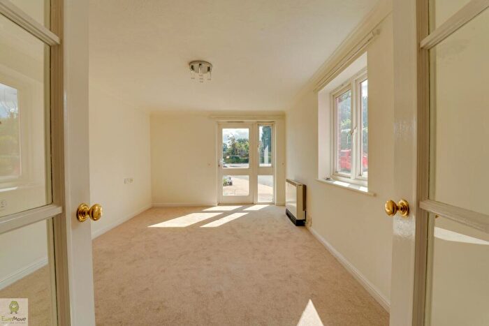 1 Bedroom Serviced Apartments For Sale In Flat Drakeford Court, Wolverhampton Road, Stafford, ST17
