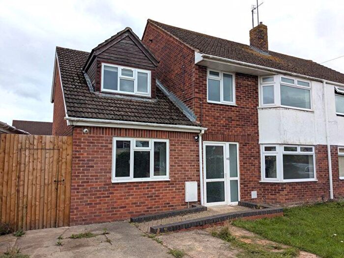 4 Bedroom Semi-Detached House To Rent In Paygrove Lane, GL2