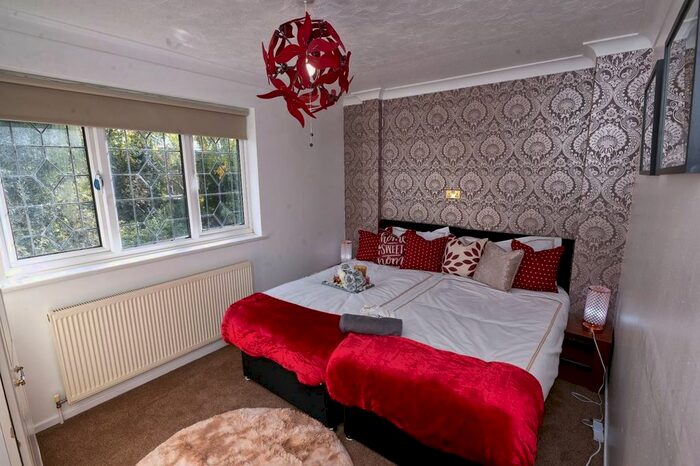 2 Bedroom Flat To Rent In Manordene Road, London, SE28