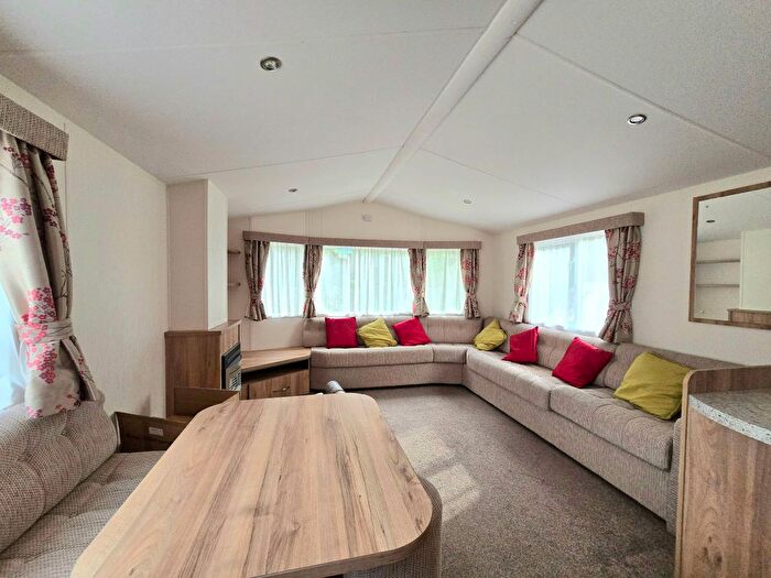 2 Bedroom Bungalow To Rent In Farnham Road, Liss, GU33