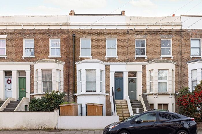 3 Bedroom Flat For Sale In Ellerslie Road, W12