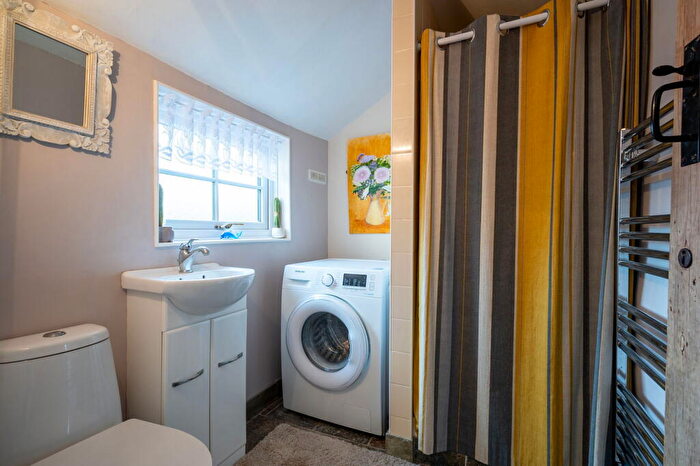 2 Bedroom Cottage For Sale In Mulberry Cottage, Croughton, NN13