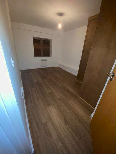 2 Bedroom Flat To Rent In Victoria Road, Romford RM1