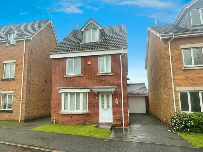 3 Bedroom Detached House To Rent In Station Close, Radcliffe, M26