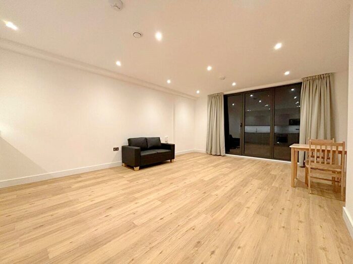 1 Bedroom Flat To Rent In Farnborough Road, Farnborough, Surrey, GU14