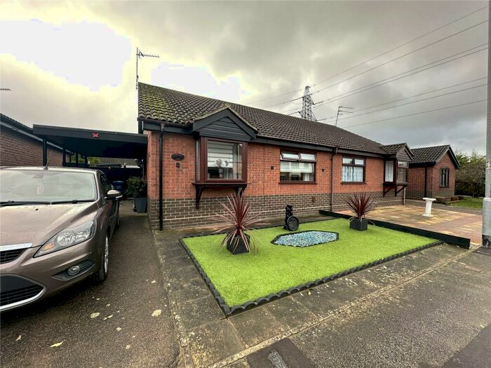 2 Bedroom Bungalow To Rent In Dunston Drive, Lowestoft, Suffolk, NR32