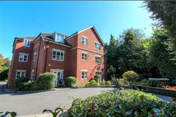 2 Bedroom Flat To Rent In Claremont Place, Blackwater, Camberley, GU17