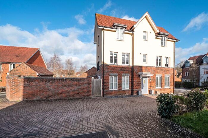 4 Bedroom Semi Detached House For Sale In Locksbridge Road, Picket Piece, SP11