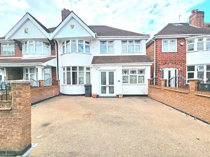 5 Bedroom Semi Detached House For Sale In Chesterfield Road, Leicester, LE5