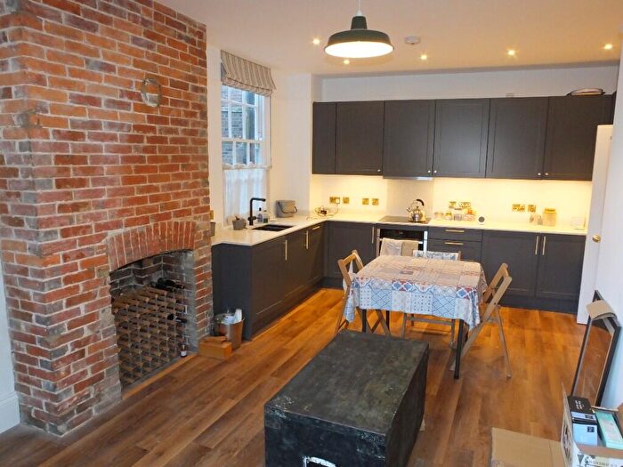 2 Bedroom Apartment To Rent In Market Lane, Lewes, East Sussex, BN7