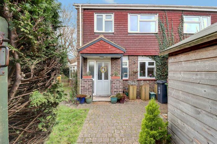 3 Bedroom Semi-Detached House To Rent In Updown Hill, Windlesham, GU20