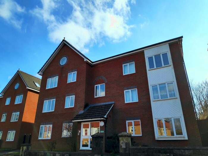 1 Bedroom Flat To Rent In Chapel Road, Redhill, RH1