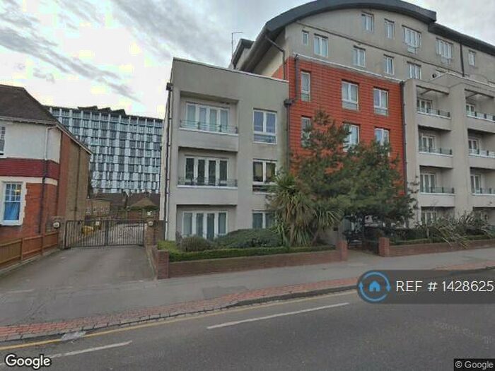 2 Bedroom Flat To Rent In Park Lane, Croydon, CR0