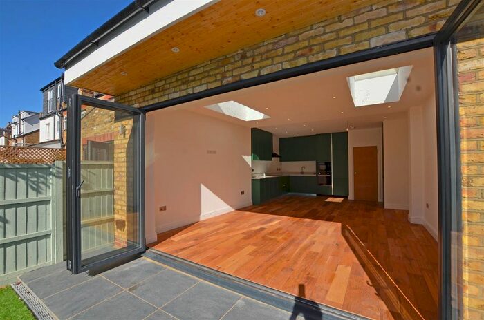 3 Bedroom End Of Terrace House To Rent In Royal Road, Teddington, TW11