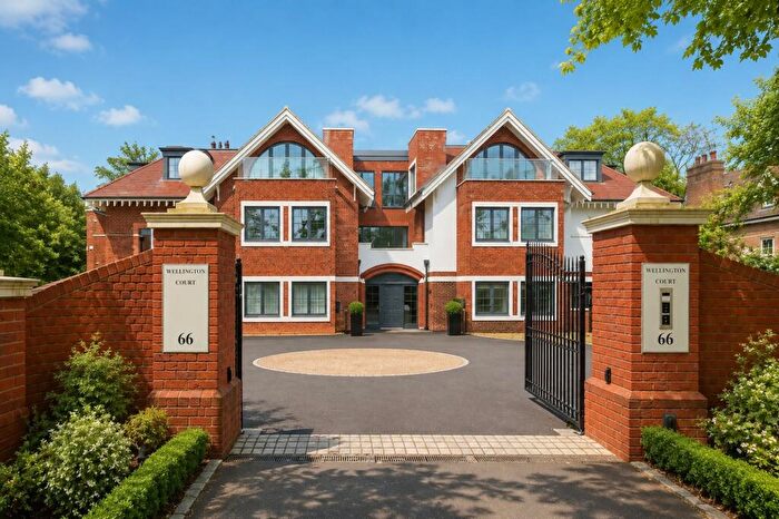 3 Bedroom Apartment To Rent In Penn Road, Wellington Court, HP9