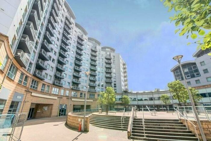 2 Bedroom Flat To Rent In Crown Heights, Alencon Link, Basingstoke, Hampshire RG21
