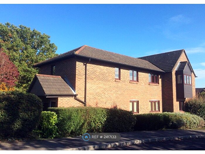 1 Bedroom Flat To Rent In Gooch Close, Twyford, Reading, RG10