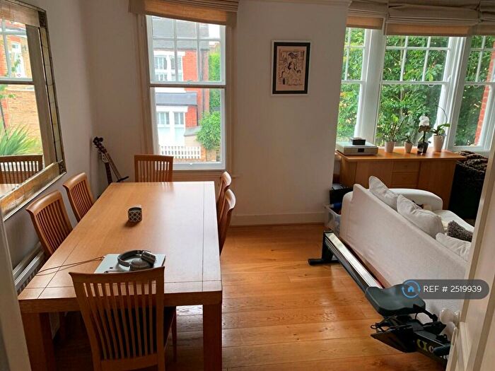 3 Bedroom Flat To Rent In Lyric Rd, London, SW13